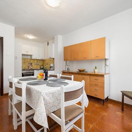 House With Apartments Mila Умаг Екстериор снимка