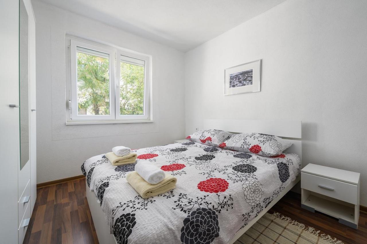 House With Apartments Mila Умаг Екстериор снимка