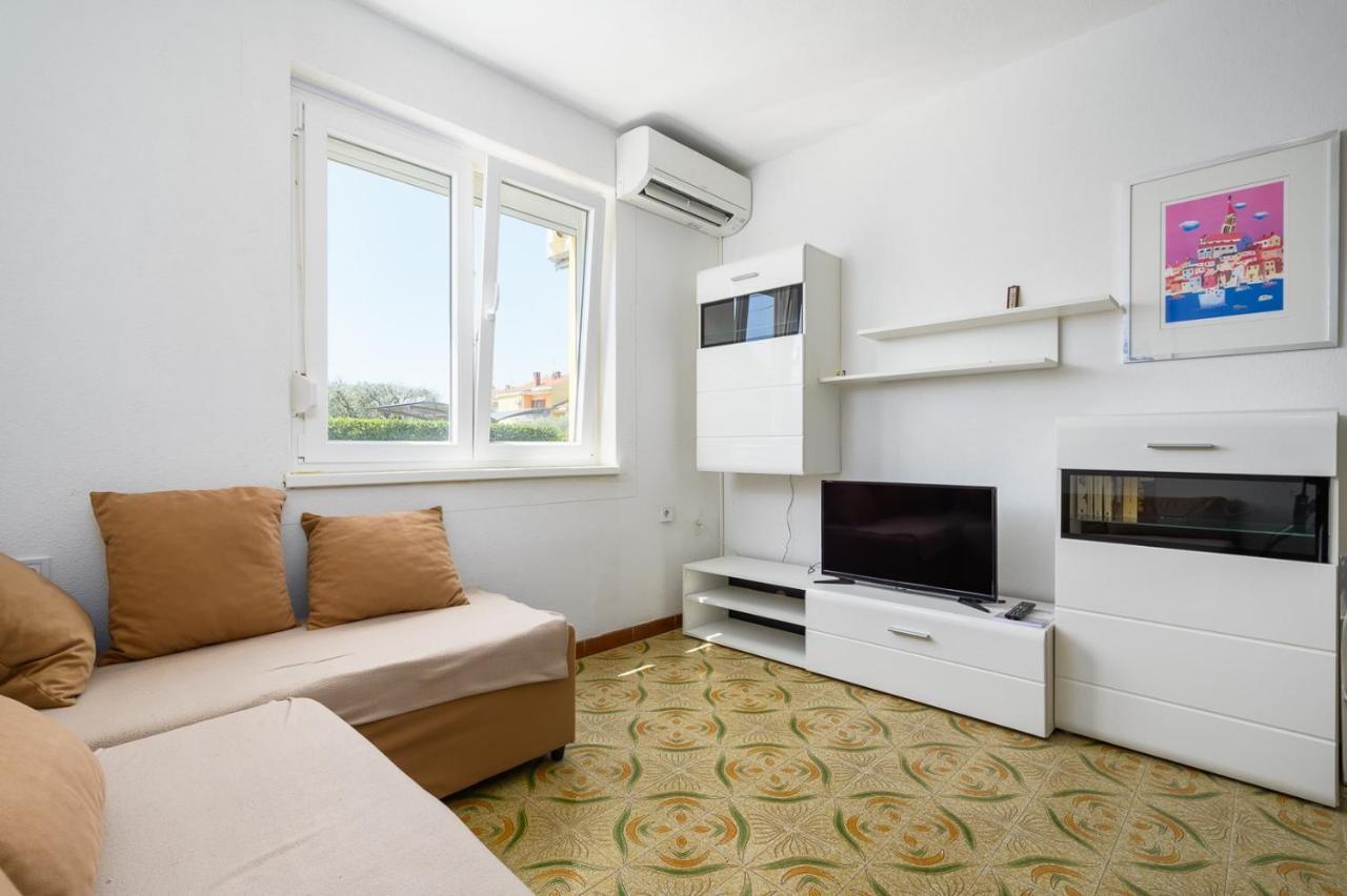 House With Apartments Mila Умаг Екстериор снимка