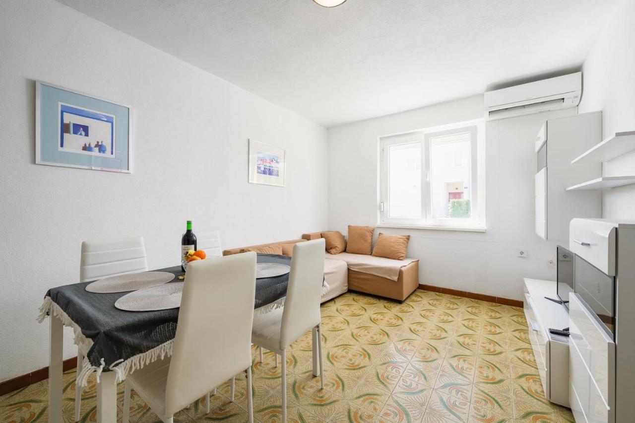 House With Apartments Mila Умаг Екстериор снимка