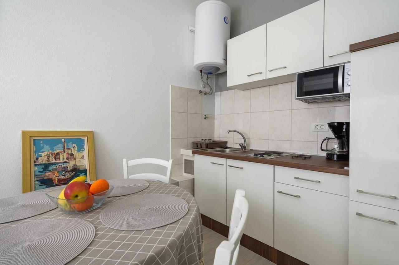 House With Apartments Mila Умаг Екстериор снимка