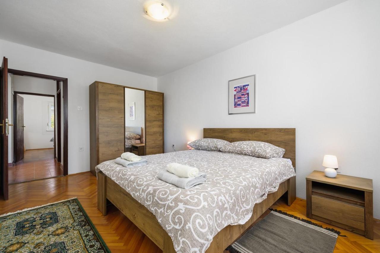 House With Apartments Mila Умаг Екстериор снимка