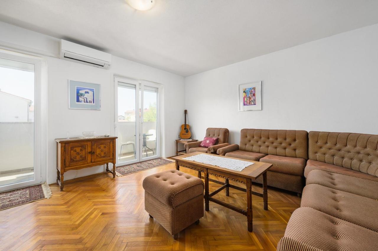 House With Apartments Mila Умаг Екстериор снимка
